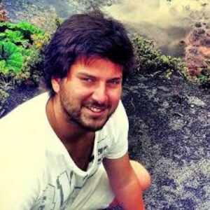 Antisociales ingresaron a robar en el departamento del hermano del diputado Gabriel Boric