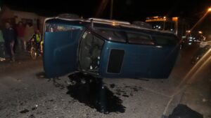 Daños en colisión con volcamiento
