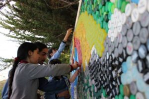 Exalumnos y alumnos de INACAP Punta Arenas apuestan por proyectos solidarios de reciclaje