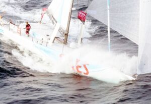 Más de cien efectivos de la Armada resguardan el Barcelona World Race
