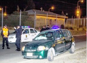 Chilenos salvaron de accidente camino a El Calafate