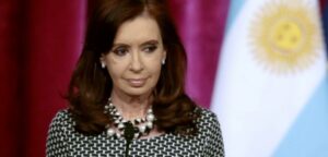 Citan a cercano a kirchnerismo a declarar en investigación por lavado de dinero en Argentina