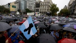 Multitudinaria marcha en Argentina a un mes de la muerte del fiscal Nisman