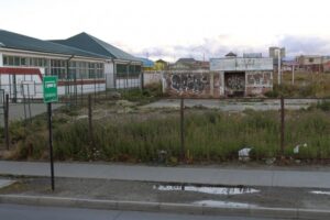 El peligro que revisten las casas que permanecen abandonadas en Punta Arenas