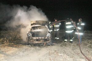 Encuentran incendiado auto que había sido robado