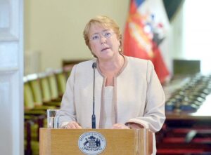 Presidenta Bachelet sale a explicar caso Dávalos y puntarenenses se muestran críticos ante sus dichos