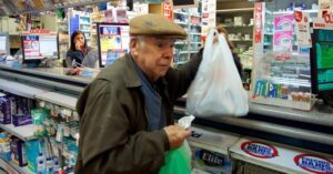 FNE estaría investigando una nueva colusión en cadenas de farmacias