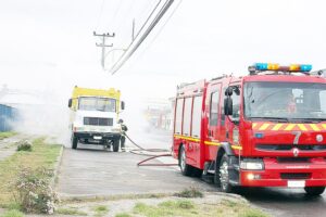 Incendio de camión recolector de basura movilizó a Bomberos