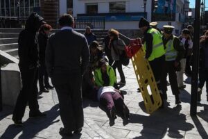 Racha de viento de más de 100 kms. a la hora ha provocado caída de personas, de árboles y desprendimiento de techumbres