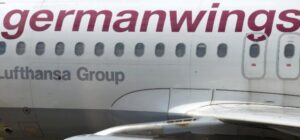 Suicidio y asesinato en masa, hipótesis que se maneja en caso de avión Germanwings