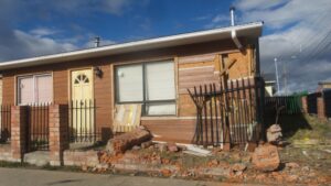 Ebrio al volante terminó loca carrera contra vivienda