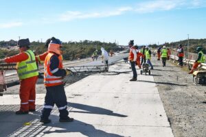 Comprometen para abril término de obras de segunda pista al aeropuerto de Punta Arenas