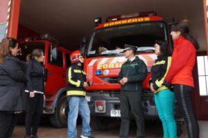 Cuerpo de Bomberos de Porvenir firmó convenio de colaboración con Gendarmería de Chile