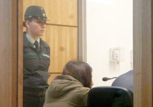 Conductora ebria y sin licencia chocó a un taxista y se dio a la fuga