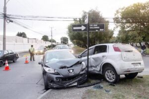 Chofer argentino no respetó Ceda el Paso y provocó accidente