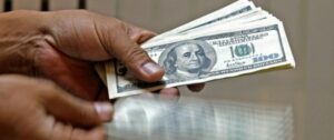 Precio del dólar llega a nuevo máximo en seis años