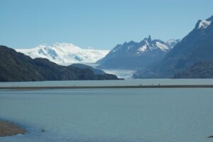 Firman acuerdo para futura ley de glaciares