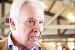 Ganaderos atribuyen significativa baja en producción a acción de perros salvajes