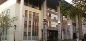Mineduc abre investigación contra U. Central por denuncia de falsificación de actas