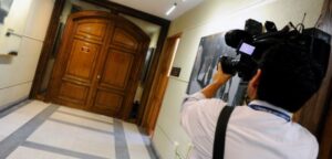 Prohíben nuevamente acceso de periodistas y gráficos a pasillo de la Cámara de Diputados