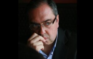 Por negociación incompatible y fraude al Fisco  formalizarán por primera vez a un senador magallánico