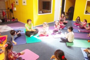 Yoga para niños y niñas finalizó con éxito este verano