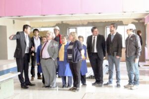 Inspeccionan las obras de nuevo centro para el adulto mayor