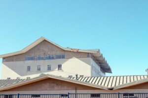 Autoridades evalúan pronta solución para abandono del antiguo Hospital Regional