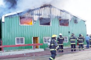 Las millonarias pérdidas que dejó incendio en empresa de embalajes