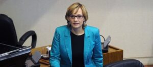 Senadora Goic y proyecto de eutanasia: Lo que nos corresponde por esencia en el Congreso es debatir