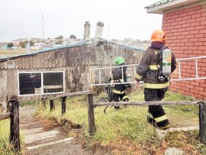 Principio de incendio en quincho de regimiento