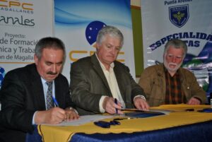 Emblemática firma de acuerdo  de cooperación entre Insuco  y la CPC de Magallanes