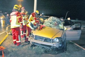 Dos heridos graves deja violento choque en Costanera: chofer huyó pero fue capturado