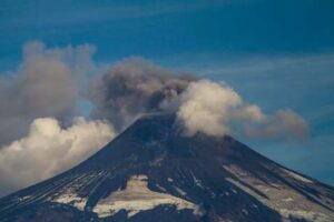 Volcán Villarrica mantiene actividad inestable