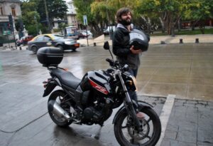 Fuerte crítica de concejal Arcos a hermano del diputado Boric