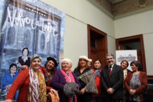Artesanas presentaron trabajo de hilandería  en el Museo Regional de Magallanes