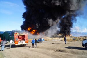 Pérdidas millonarias dejó incendio en empresa de embalaje de Puerto Natales