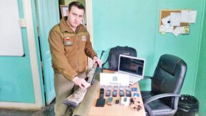 Carabineros de Monte Aymond detuvo a menor con especies de millonario robo
