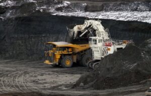 Mina Invierno buscará continuar tramitación ambiental de solicitud para incorporar tronaduras