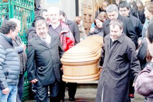 Con iglesia llena despidieron restos de abogada fallecida tras operación