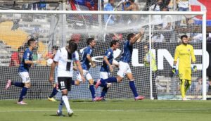 La Universidad Católica goleó de visita a Colo Colo 3 a 0