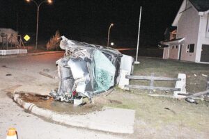 Conductor salvó de milagro tras violento volcamiento