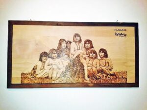 “Historia de Magallanes en Pirograbados”, una muestra que rescata el pasado étnico de la región