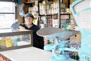 Adulto mayor fue asaltado por tres  sujetos en su almacén del Barrio 18