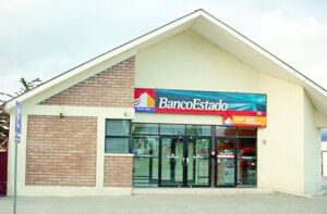 Desconocidos provocaron daños al interior de sucursal bancaria de Puerto Natales
