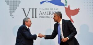 Presidentes de EEUU y Cuba se reúnen por primera vez en medio siglo