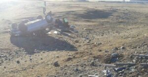 Familia que viajaba de vacaciones a Río Grande volcó cerca de Cerro Sombrero