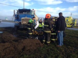 Violenta colisión entre dos camiones en el llamado 