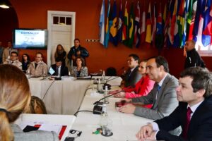 Acuerdos de cooperación marcan encuentro internacional aduanero en Puerto Natales