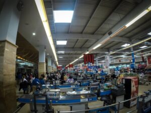 Lider fue condenado por robo que sufrió una clienta en el estacionamiento del supermercado